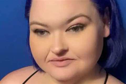 1000-Lb. Sisters star Amy shows off her weight loss in a tiny bikini in video